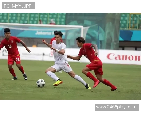 南京足球队在亚运会上的灵活性表现引发热议展现战术创新与团队协作能力 南京足球队在亚运会上的灵活性表现引发热议展现战术创新与团队协作能力