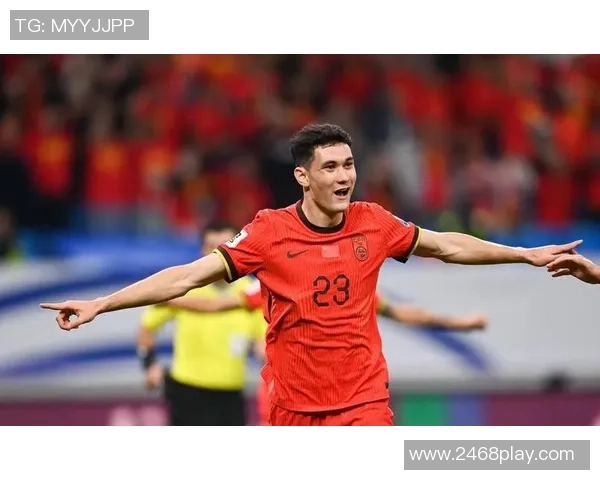 足球明星重拾自信新形象头发再现引发球迷热议与期待 足球明星重拾自信新形象头发再现引发球迷热议与期待