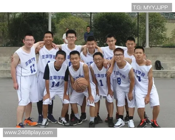 重庆篮球队的崛起之路:从默默无闻到世锦赛舞台的成长历程 重庆篮球队的崛起之路:从默默无闻到世锦赛舞台的成长历程